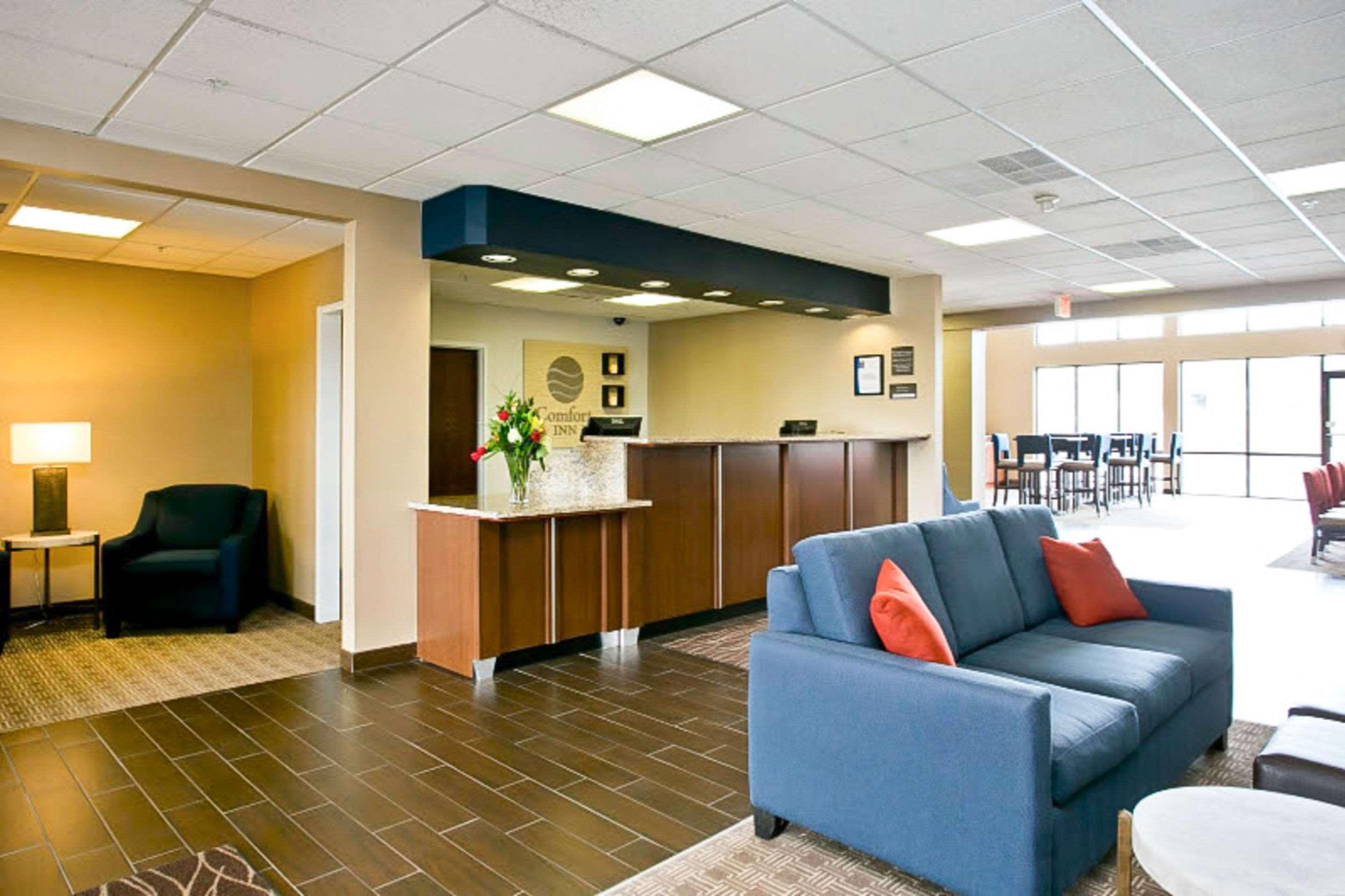Comfort Inn Aikens Center Martinsburg Exterior photo