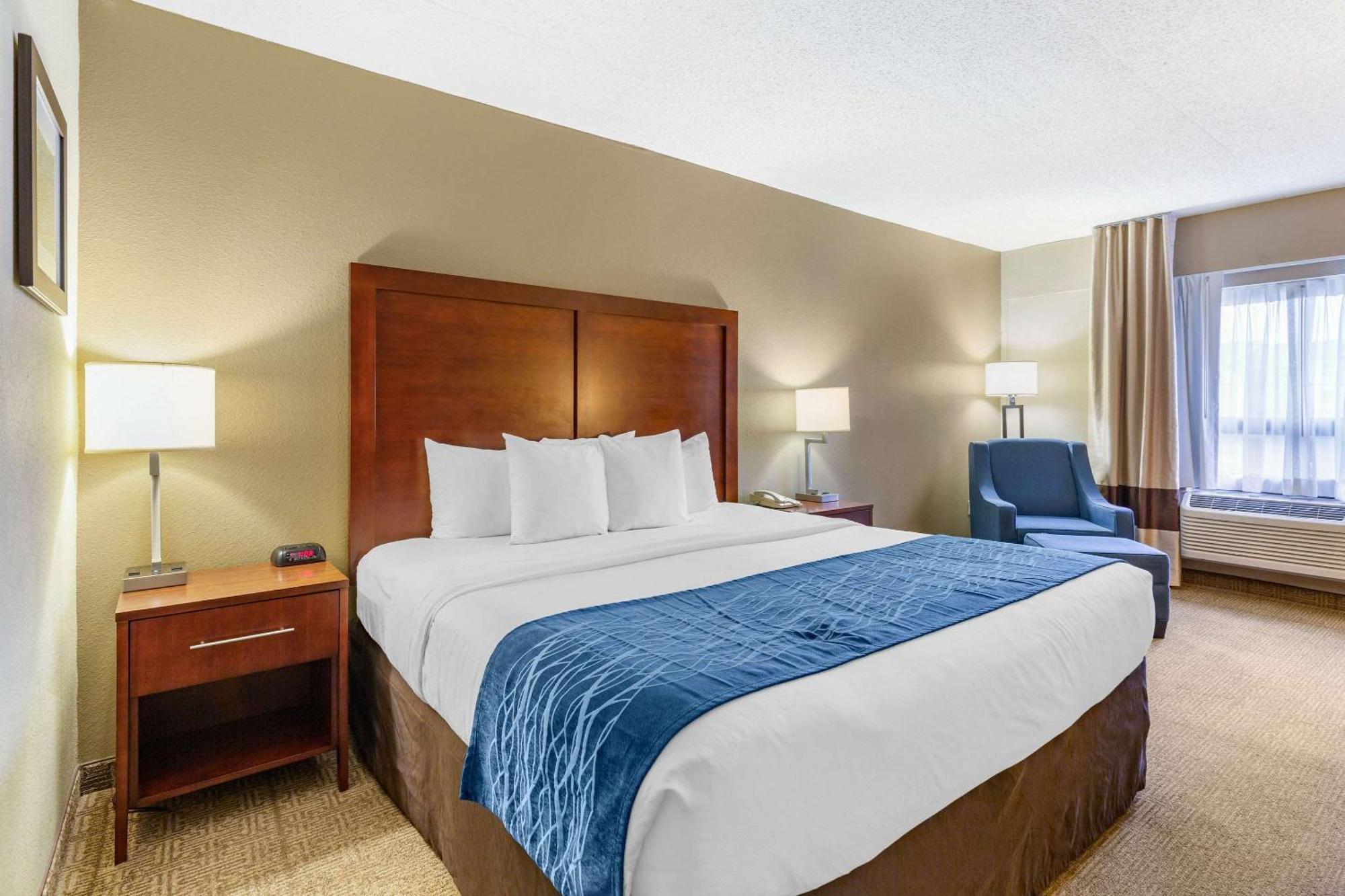 Comfort Inn Aikens Center Martinsburg Exterior photo