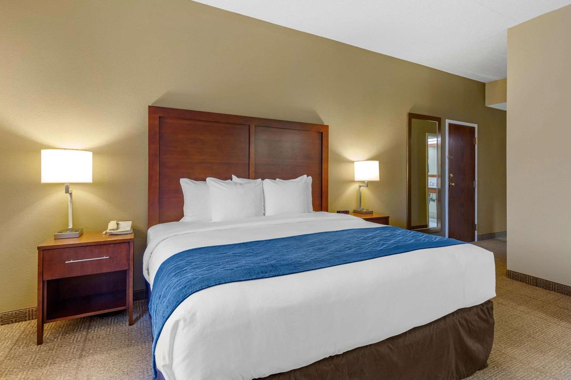 Comfort Inn Aikens Center Martinsburg Exterior photo