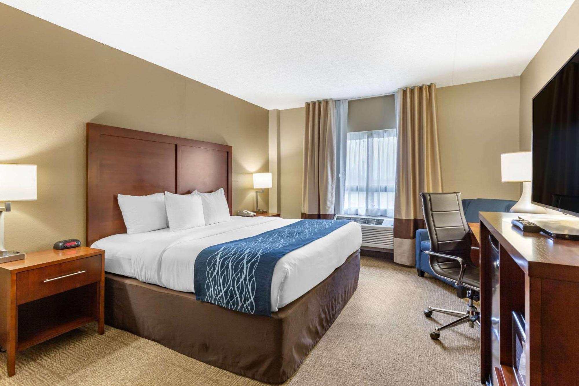 Comfort Inn Aikens Center Martinsburg Exterior photo
