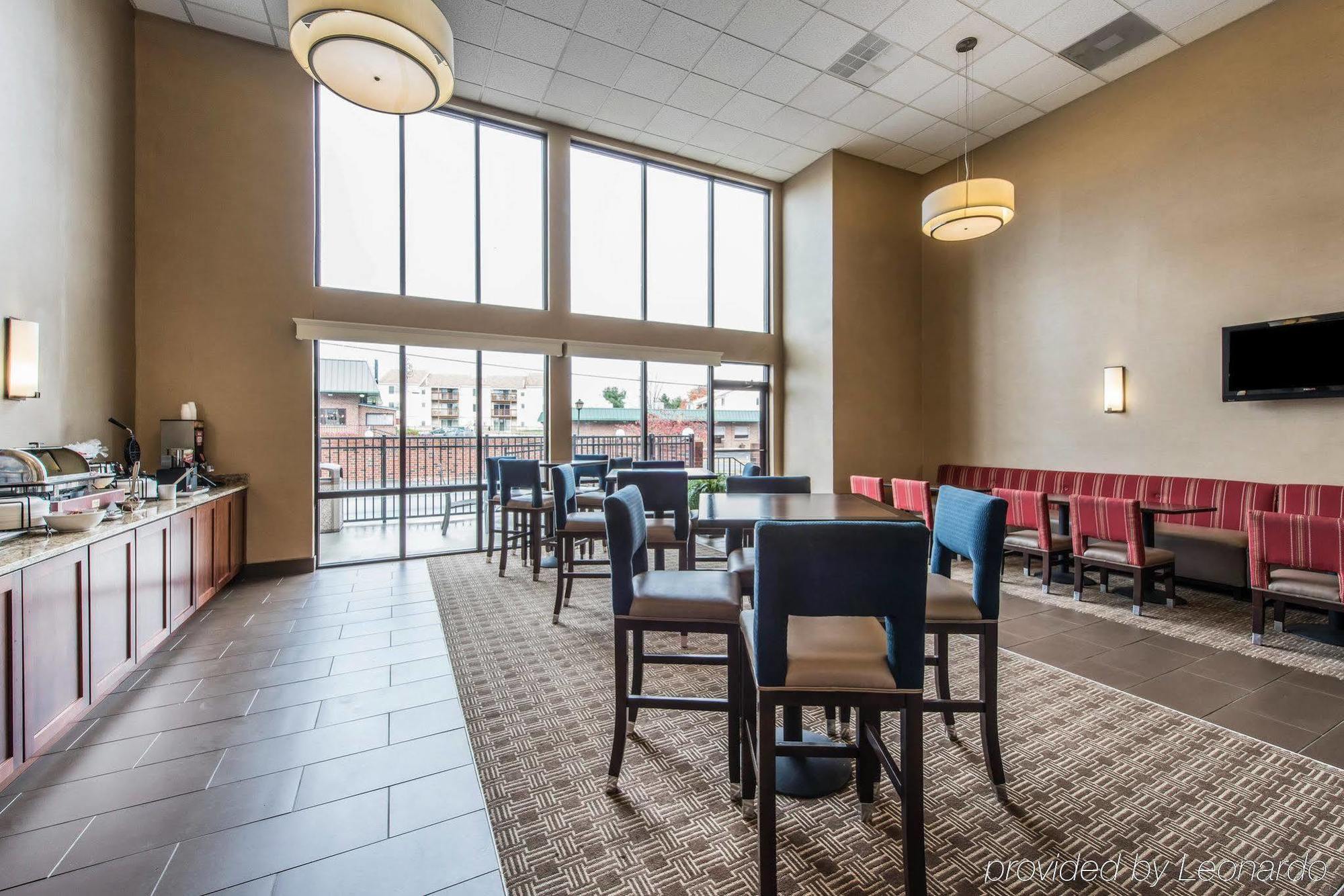 Comfort Inn Aikens Center Martinsburg Exterior photo