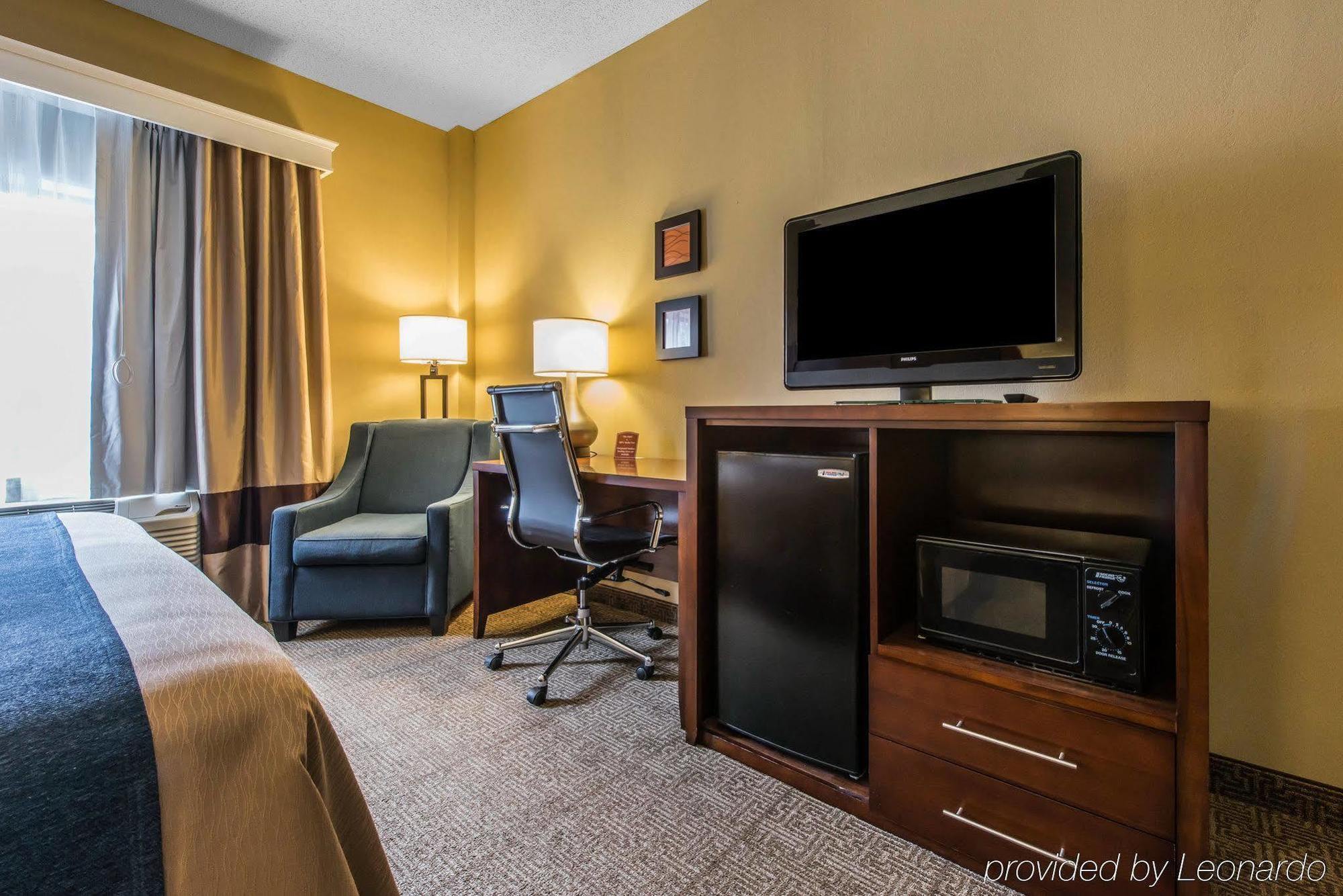 Comfort Inn Aikens Center Martinsburg Exterior photo