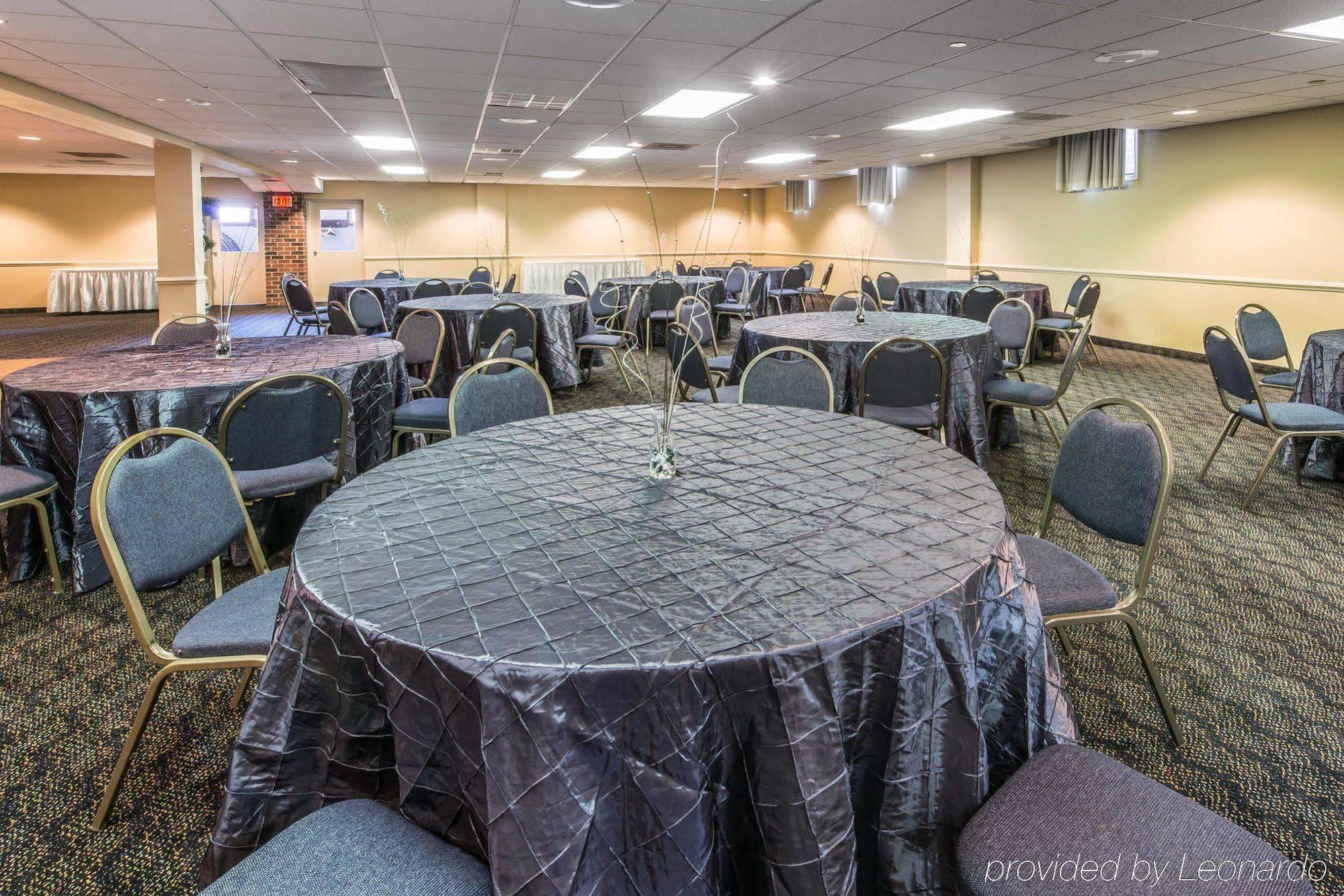 Comfort Inn Aikens Center Martinsburg Exterior photo