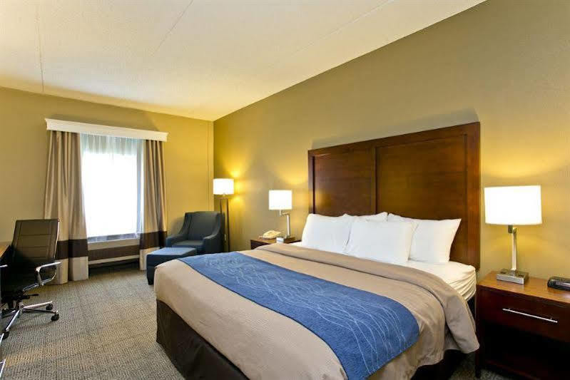 Comfort Inn Aikens Center Martinsburg Exterior photo