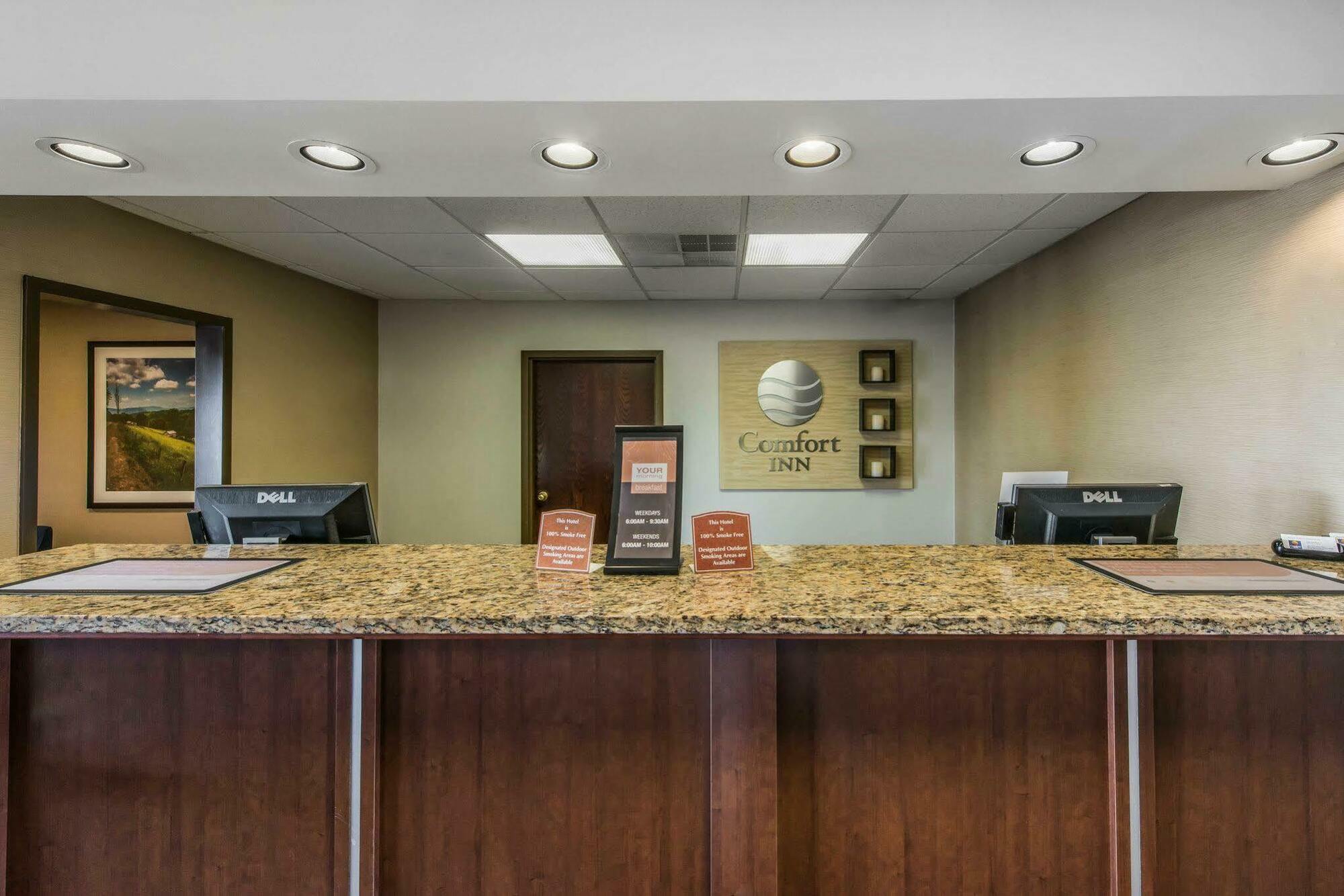 Comfort Inn Aikens Center Martinsburg Exterior photo