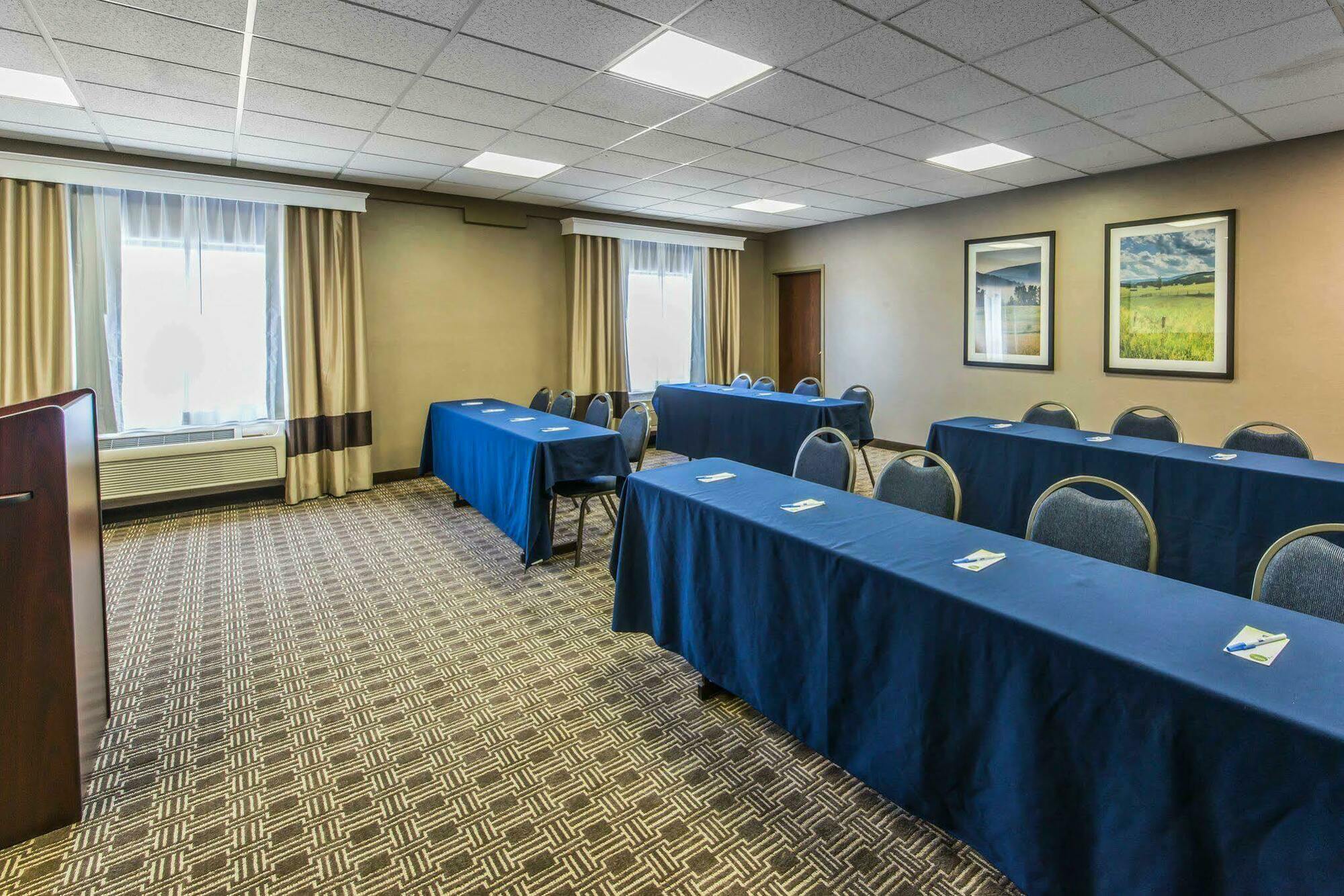 Comfort Inn Aikens Center Martinsburg Exterior photo